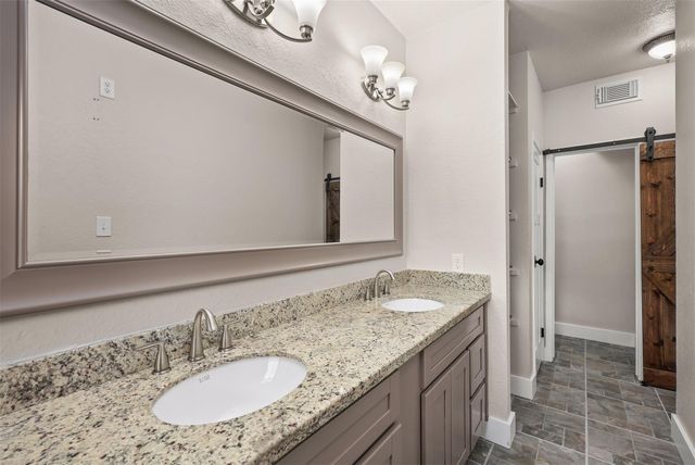 18809 Egret Bay Boulevard 214, Webster, TX 77058