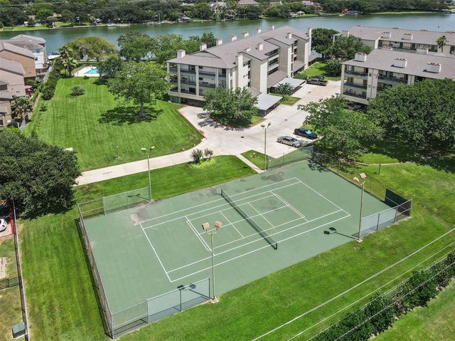 18809 Egret Bay Boulevard 214, Webster, TX 77058