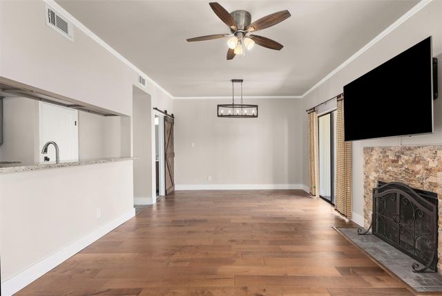 18809 Egret Bay Boulevard 214, Webster, TX 77058