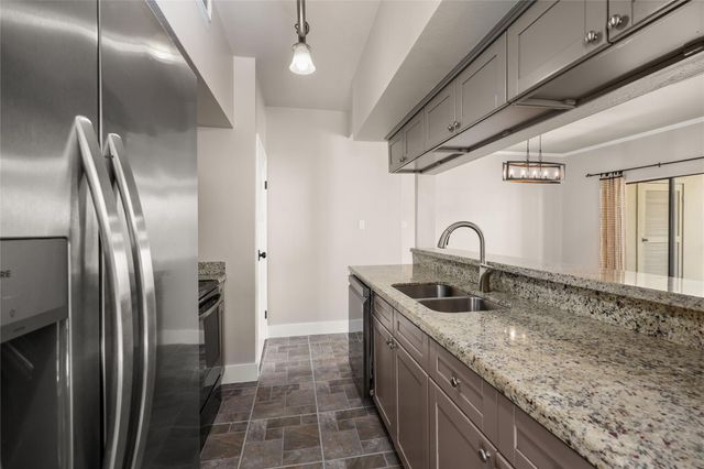 18809 Egret Bay Boulevard 214, Webster, TX 77058