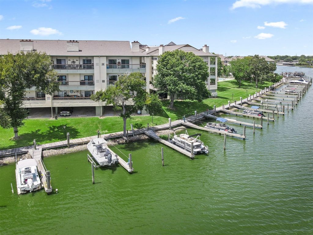 18809 Egret Bay Boulevard 214, Webster, TX 77058