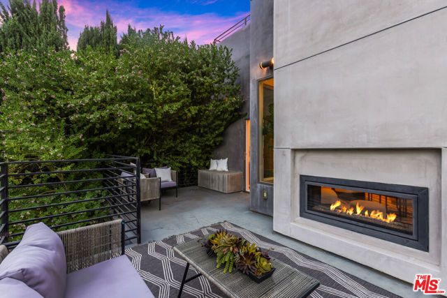 418 Wren Drive, Los Angeles, CA 90065
