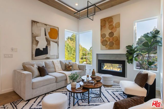 418 Wren Drive, Los Angeles, CA 90065