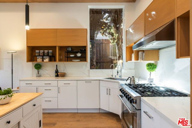 418 Wren Drive, Los Angeles, CA 90065