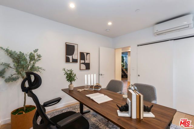 418 Wren Drive, Los Angeles, CA 90065