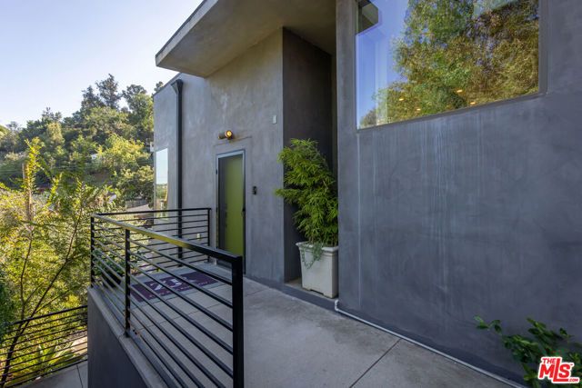 418 Wren Drive, Los Angeles, CA 90065