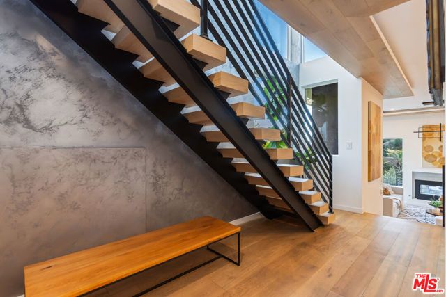 418 Wren Drive, Los Angeles, CA 90065
