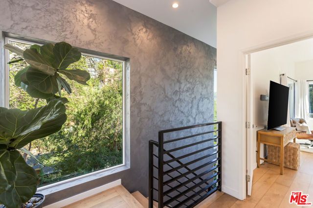 418 Wren Drive, Los Angeles, CA 90065