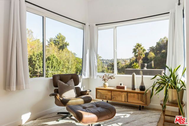 418 Wren Drive, Los Angeles, CA 90065