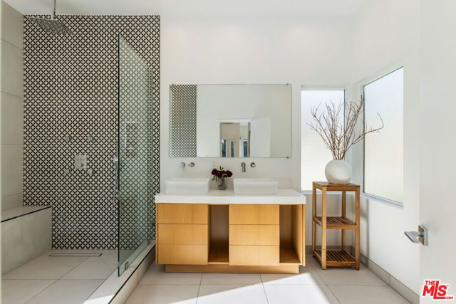 418 Wren Drive, Los Angeles, CA 90065