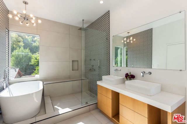 418 Wren Drive, Los Angeles, CA 90065