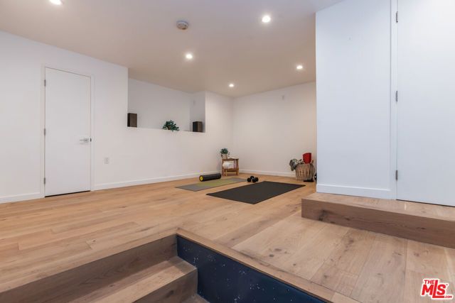 418 Wren Drive, Los Angeles, CA 90065
