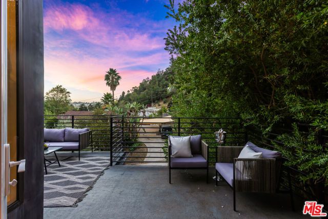 418 Wren Drive, Los Angeles, CA 90065