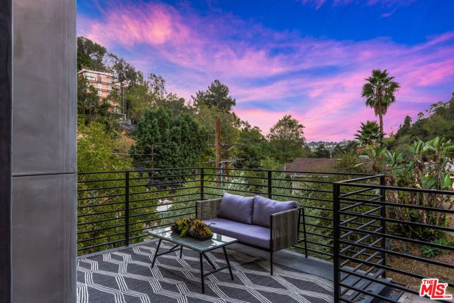 418 Wren Drive, Los Angeles, CA 90065