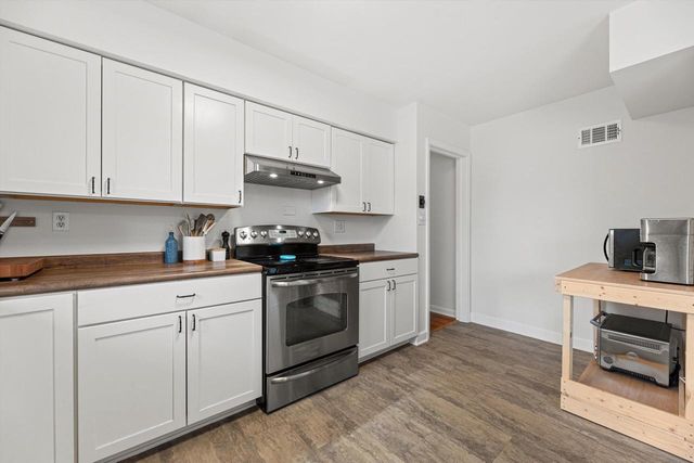 1170 Forest LANE, Brookfield, WI 53005