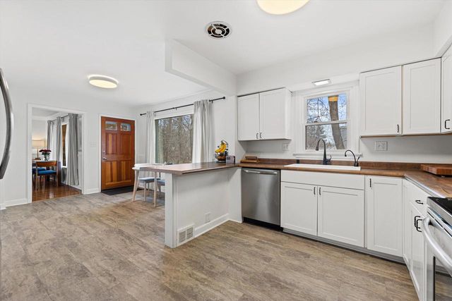 1170 Forest LANE, Brookfield, WI 53005