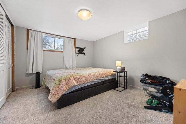 1170 Forest LANE, Brookfield, WI 53005