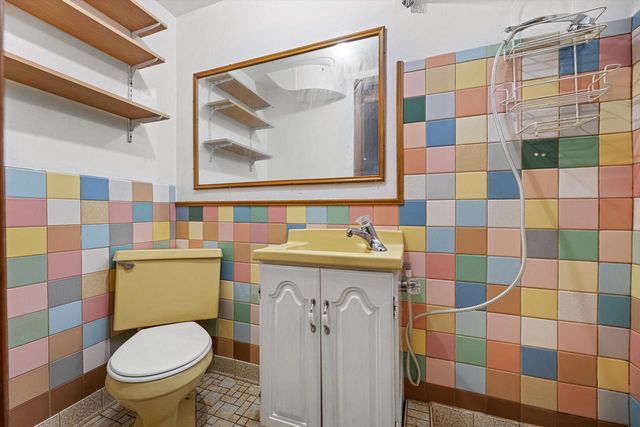 1170 Forest LANE, Brookfield, WI 53005