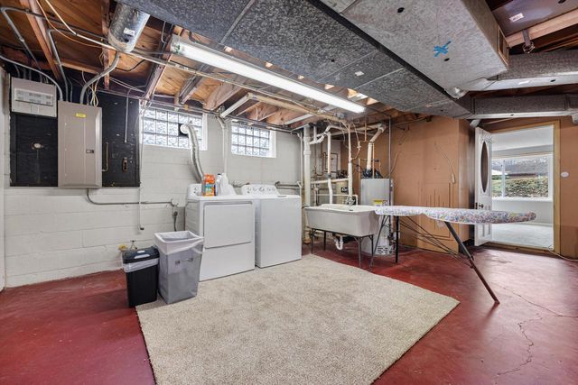 1170 Forest LANE, Brookfield, WI 53005