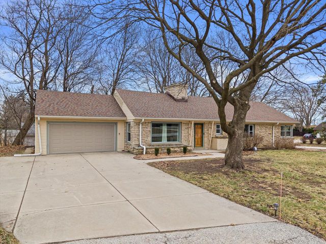 1170 Forest LANE, Brookfield, WI 53005
