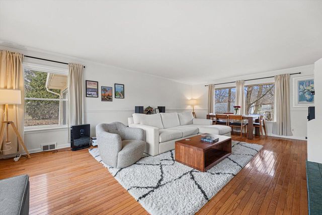 1170 Forest LANE, Brookfield, WI 53005