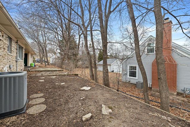 1170 Forest LANE, Brookfield, WI 53005