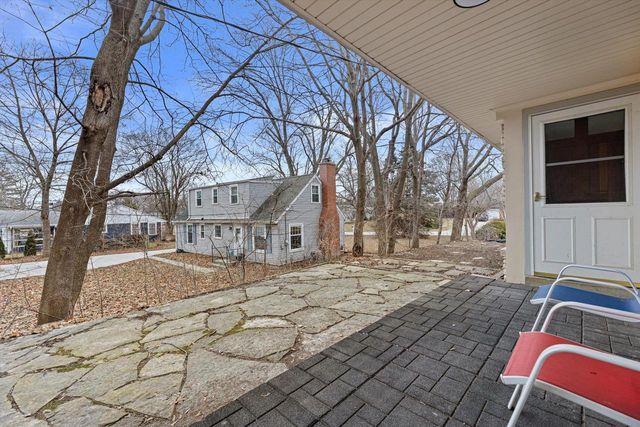 1170 Forest LANE, Brookfield, WI 53005