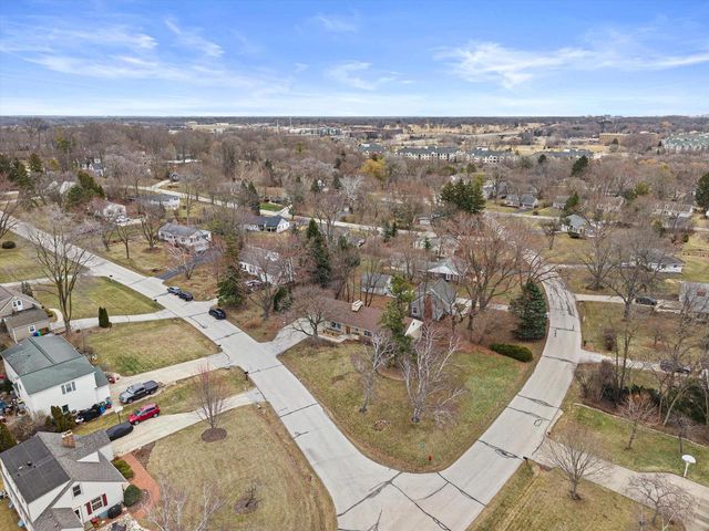 1170 Forest LANE, Brookfield, WI 53005