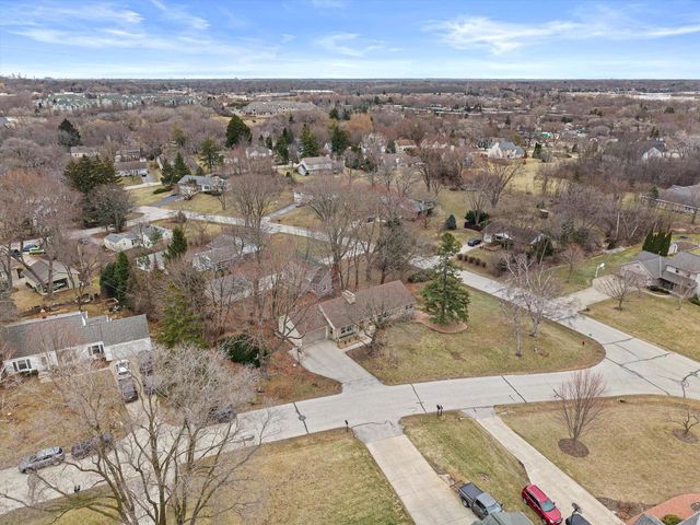 1170 Forest LANE, Brookfield, WI 53005