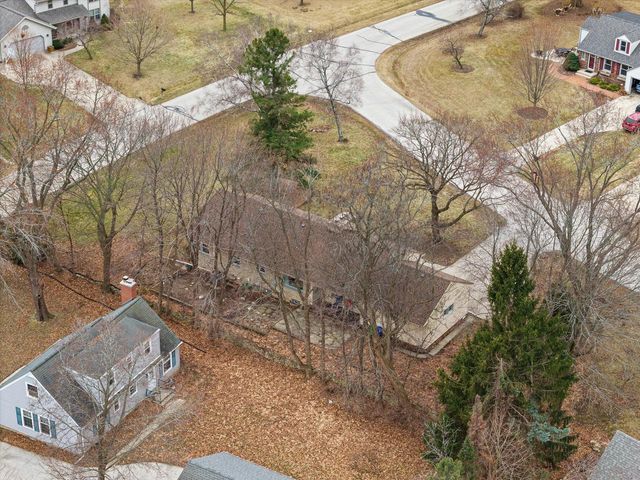 1170 Forest LANE, Brookfield, WI 53005