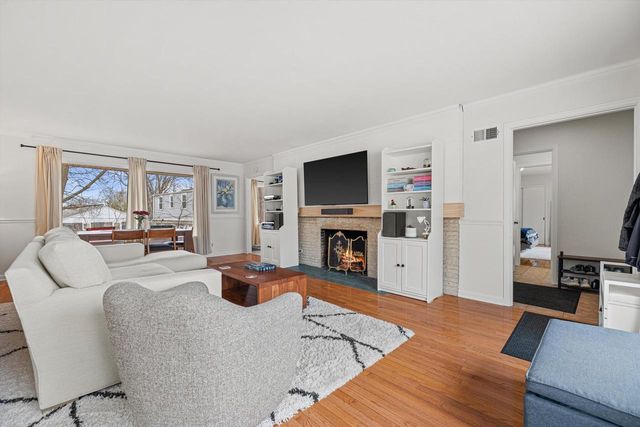 1170 Forest LANE, Brookfield, WI 53005