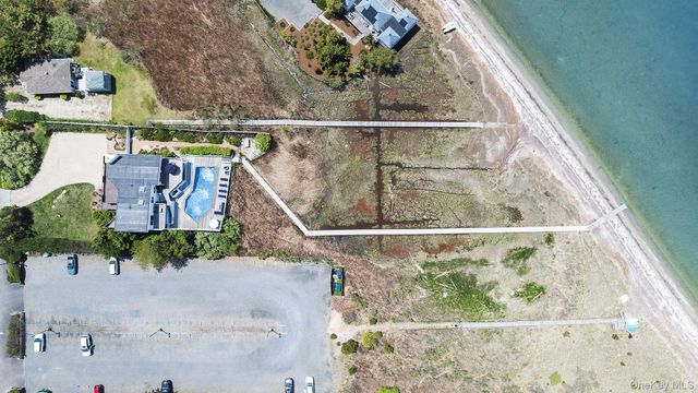 588 Dune Road, Westhampton, NY 11978