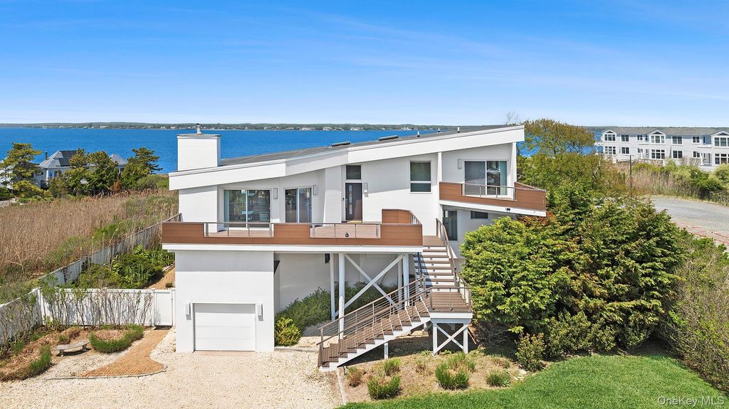 588 Dune Road, Westhampton, NY 11978