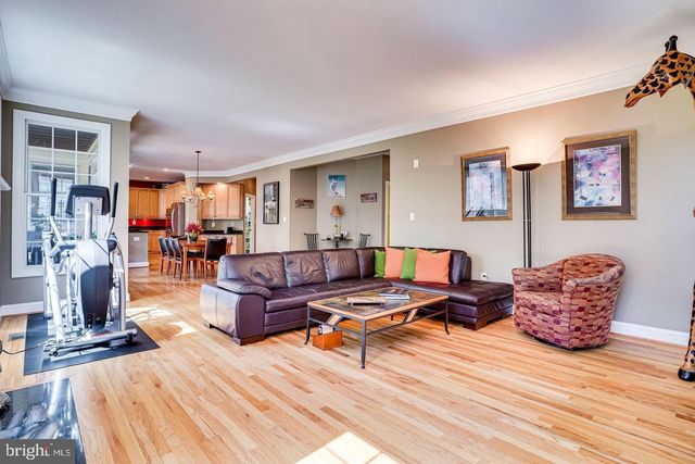 7920 N PARK ST N, Dunn Loring, VA 22027