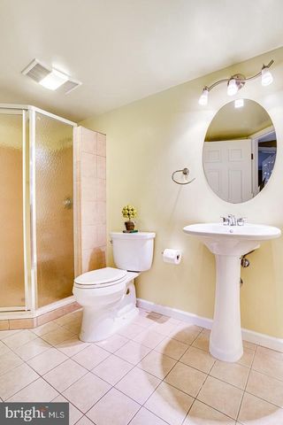 7920 N PARK ST N, Dunn Loring, VA 22027