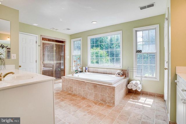 7920 N PARK ST N, Dunn Loring, VA 22027