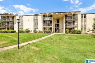 3023 Massey Rd Apt F, Vestavia Hills, AL 35216