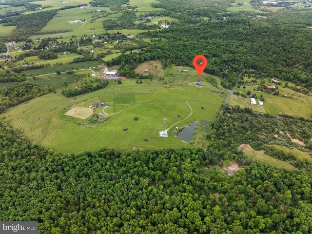 389 CARR HILL RD, Gettysburg, PA 17325