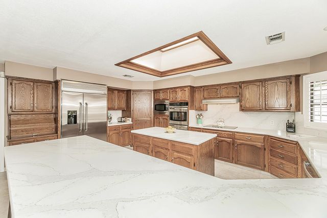 1405 W Flora Avenue, Reedley, CA 93654