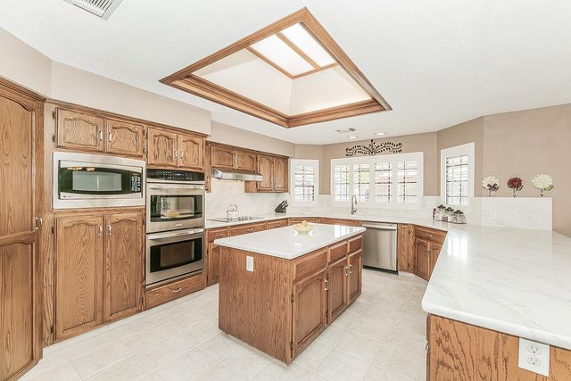 1405 W Flora Avenue, Reedley, CA 93654