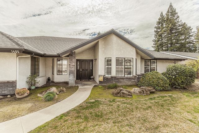 1405 W Flora Avenue, Reedley, CA 93654