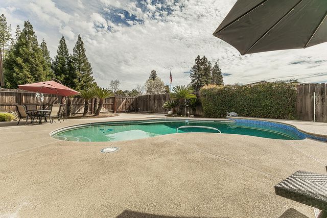 1405 W Flora Avenue, Reedley, CA 93654