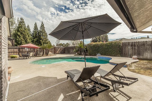 1405 W Flora Avenue, Reedley, CA 93654