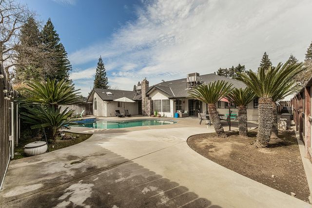 1405 W Flora Avenue, Reedley, CA 93654