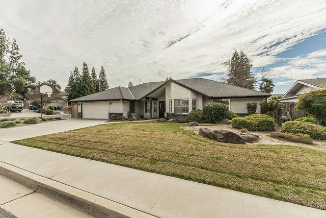 1405 W Flora Avenue, Reedley, CA 93654