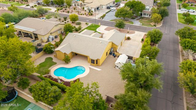 2089 E PARK Avenue, Gilbert, AZ 85234