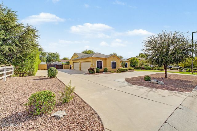 2089 E PARK Avenue, Gilbert, AZ 85234
