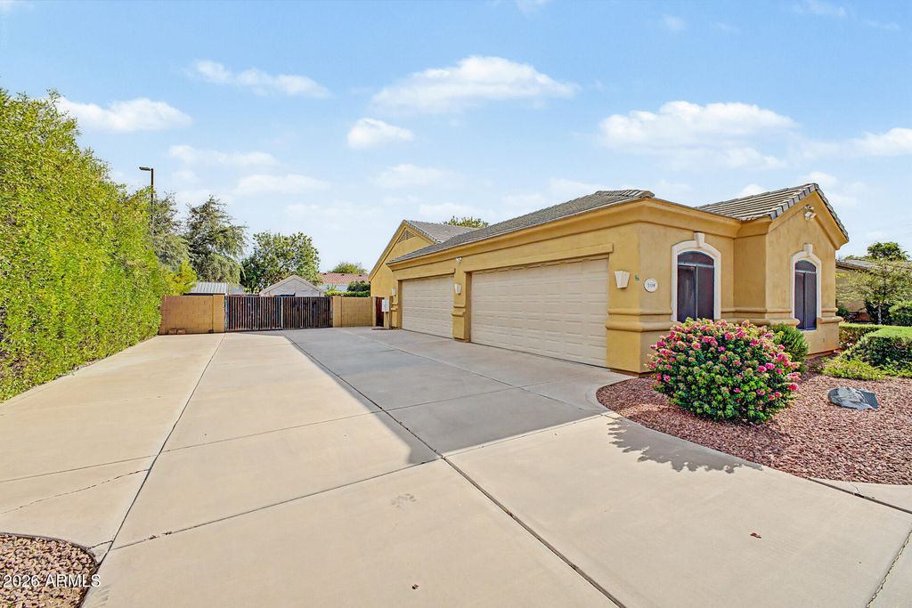 2089 E PARK Avenue, Gilbert, AZ 85234 — photo 3