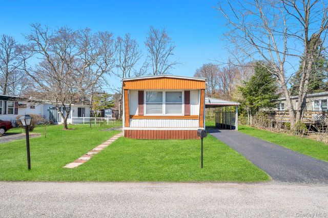 22 Buttercup Drive, Bohemia, NY 11716