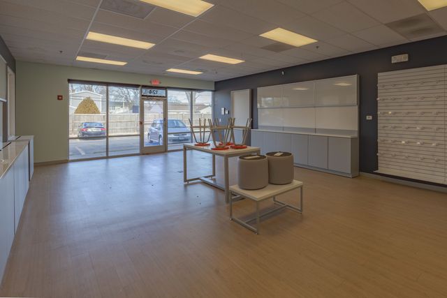 124 W north Avenue, Northlake, IL 60164